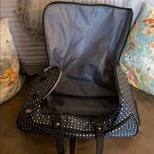 Thirty one rolling weekender